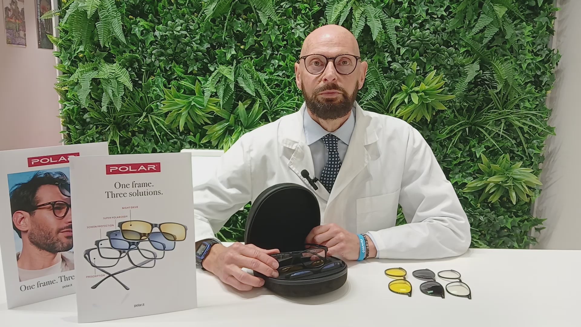 Carica il video:
